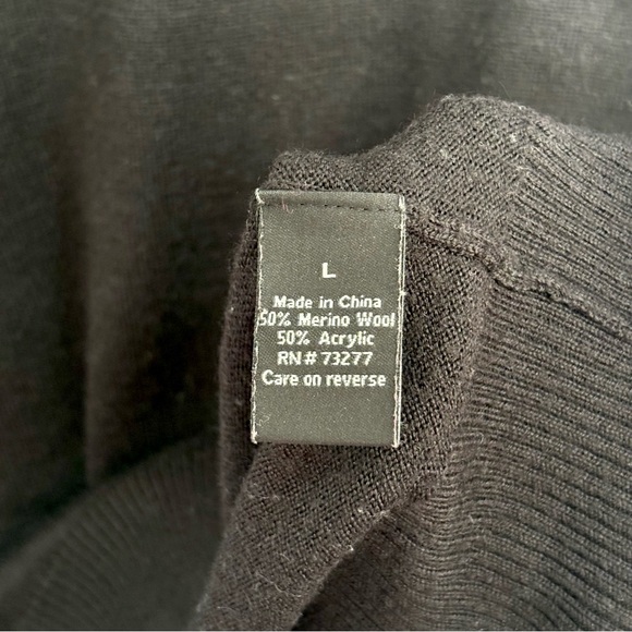 Men's Black V-Neck Sweater Size L - Picture 3 of 5